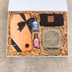 Caja de regalo - Mortero de piedra Variedad de sal Tabla Paño Wayu