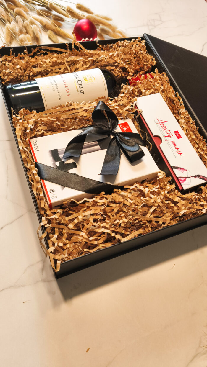 Pack de vino - Vino Gran Reserva Pérez Cruz + Accesorios - Imagen 2