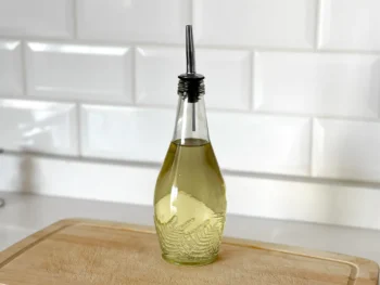 Aceitero Puyehue - Botella Con Dispensador Acero Inox - 330 ml - Green Glass